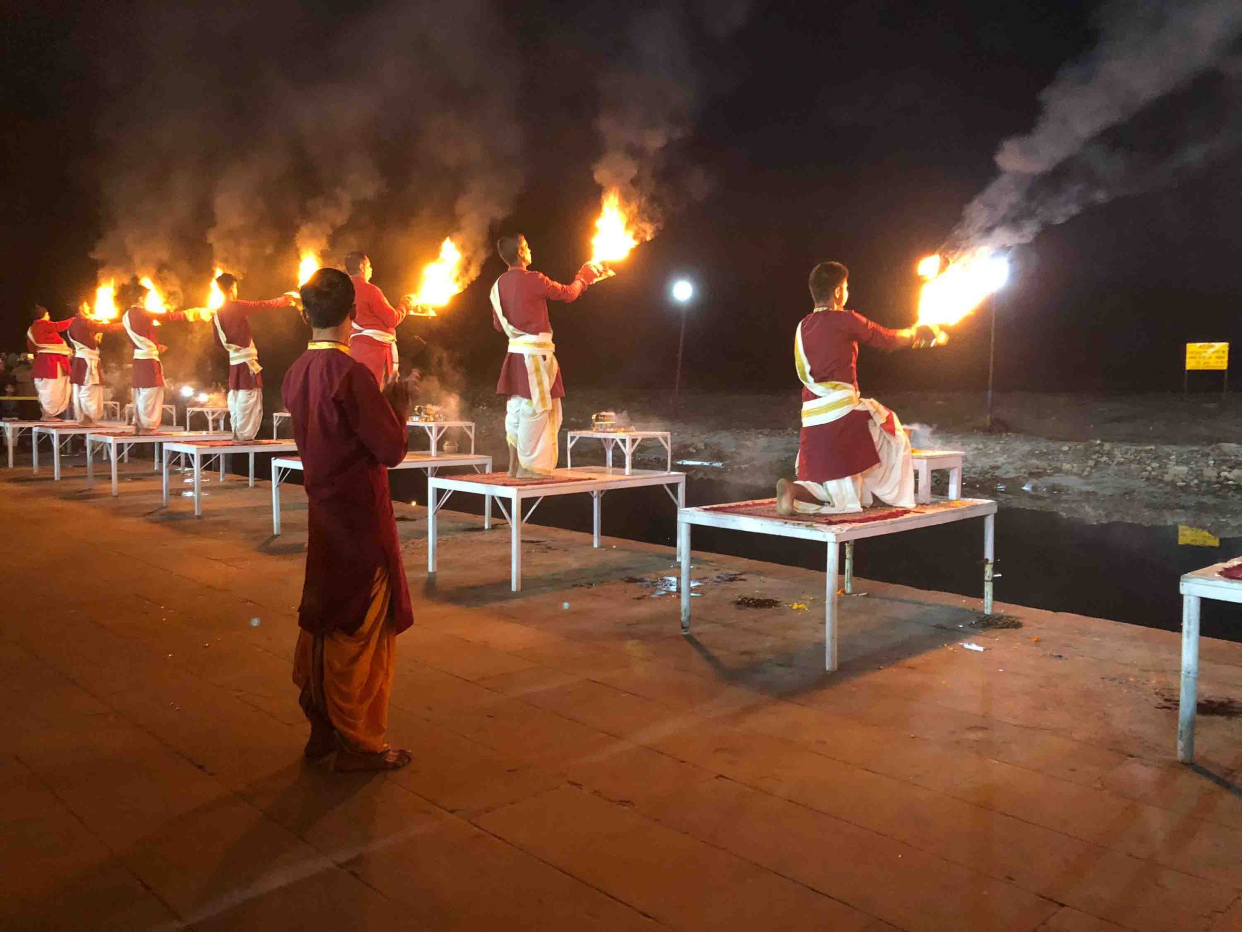 triveni-ghat-ganga-aarti-rishikesh