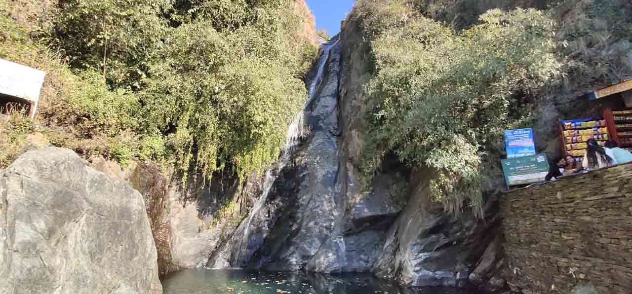 bhagsu_waterfall_McLeodGanj