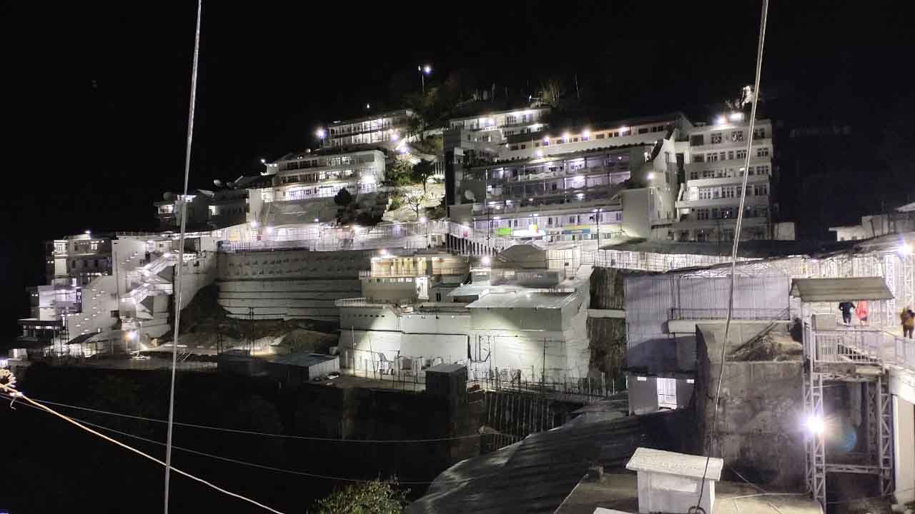 Vaishno_devi_temple_night_view