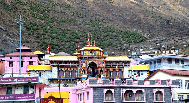 Badrinath_temple_uttrakhand