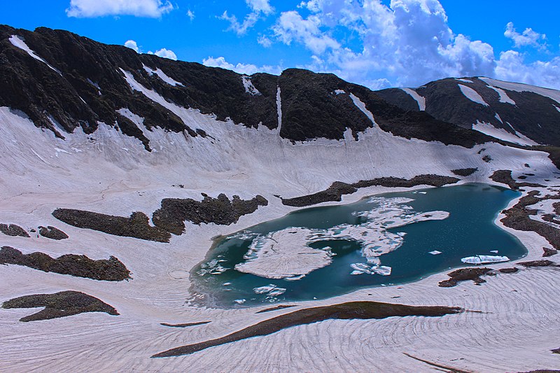 Alpather_lake_Gulmarg