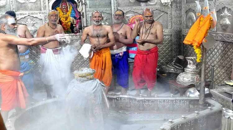 mahakal-bhasma-aarti