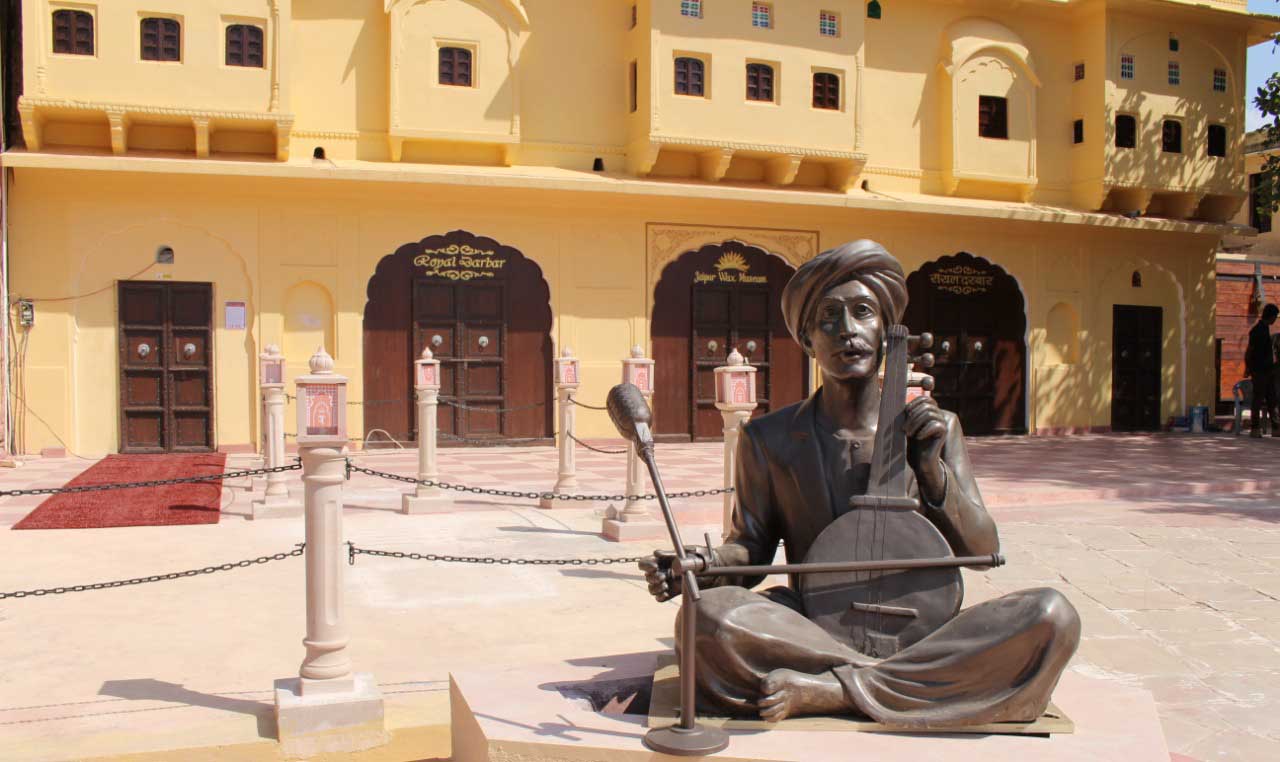 Jaipur_wax_museum_&_Sheesh_Mahal